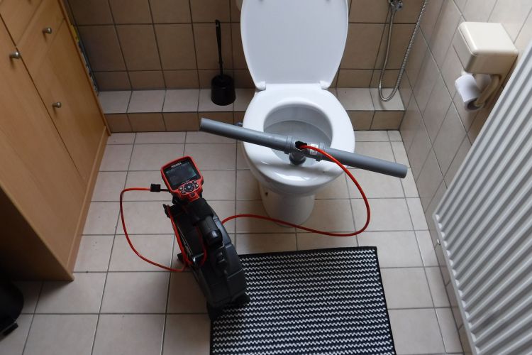 Kanalkamera als weitere Leistung von Stolzenberger Rohrbruchortung