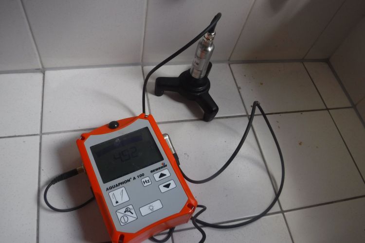 Elektro-akustische Leckageortung  als weitere Leistung von Stolzenberger Rohrbruchortung